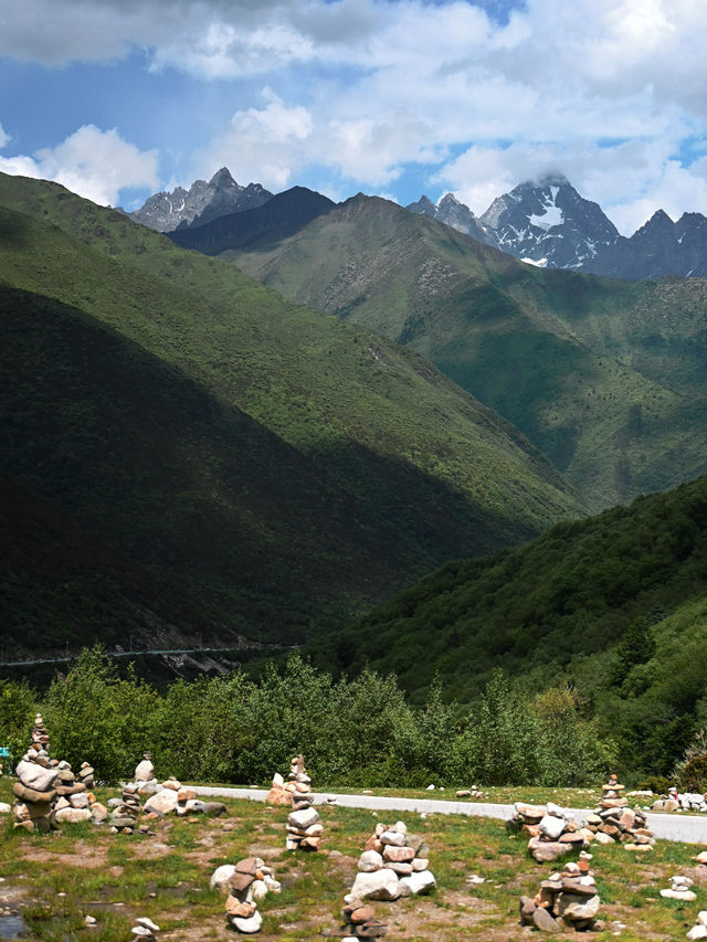 Kangding: A Summer Green Haven in the Mountains