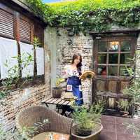 คาเฟ่โคราช สไตล์บ้านสวนอังกฤษ เปิดแค่เสาร์อาทิตย์🏡