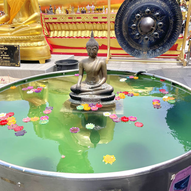 “วัดพระใหญ่“ วัดสวยบนเนินเขาพัทยา