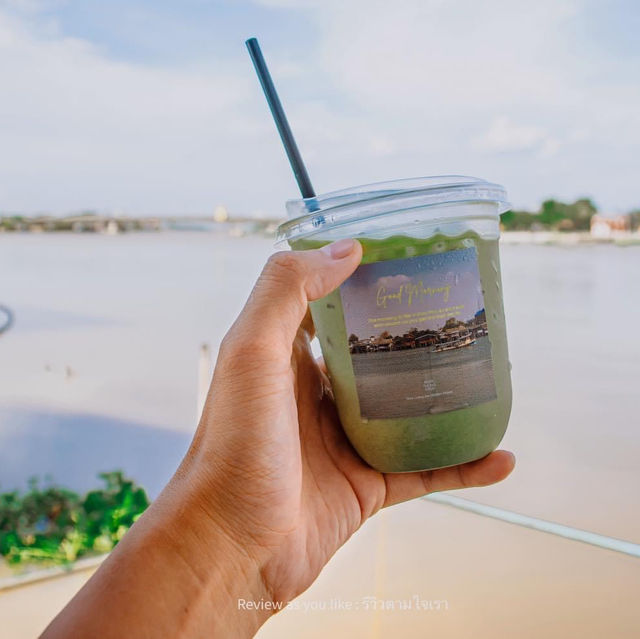 คาเฟ่บ้านไม้โบราณริมแม่น้ำเจ้าพระยา ปทุมธานี