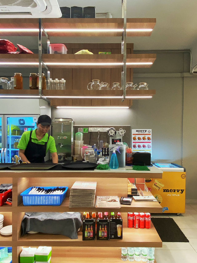 Vegetarian restaurant in Chinatown KL 🥑🥗🥙