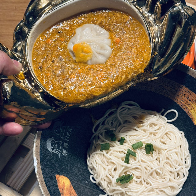 食神瀑布陽澄湖蟹黃撈麵～等等HEA (九龍城)