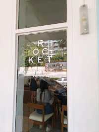 Peaceful coffee bar