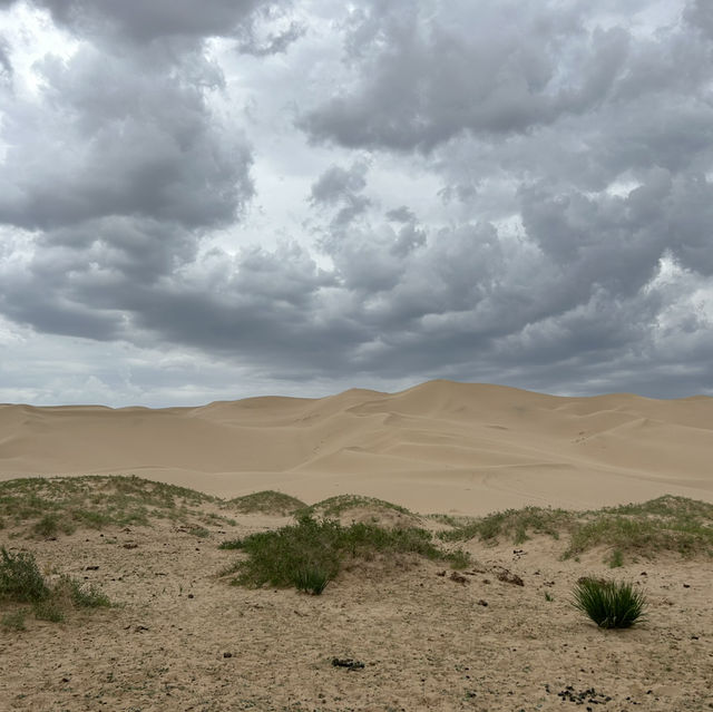 Whispers of the Desert: Conquering Khongor Sand Dunes