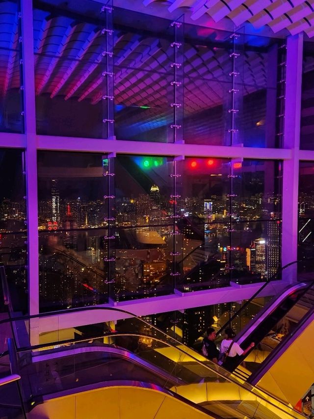 마그넷파는 잡화점, 간식, 음식점 모두 있는 스카이테라스 428