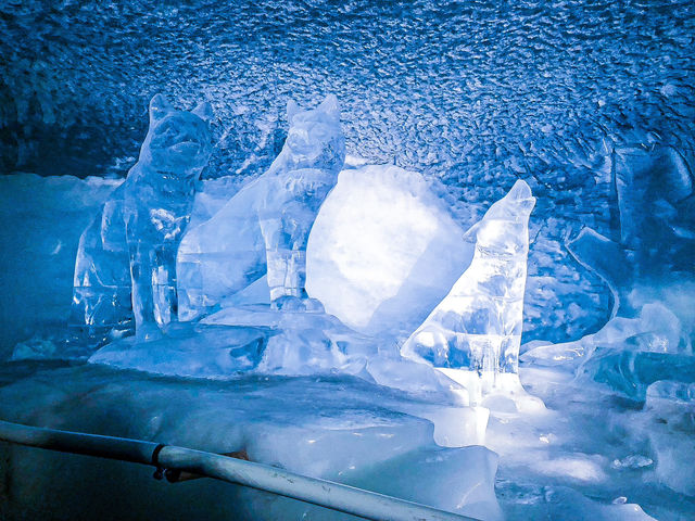 【スイス】ツェルマットの幻想的な氷河の洞窟❄️