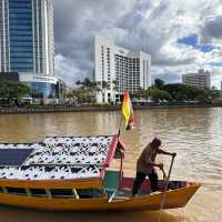 Kuching Adventures: Riverfront Strolls and Seafood Delights!