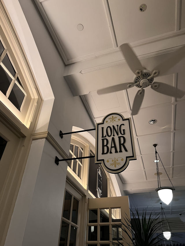 Long bar Raffles Hotel Singapore