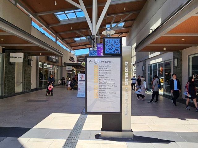 "Genting Premium Outlets: High-Altitude Shopping and Style Deals"