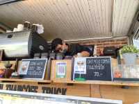เดินช้อปรับลมหนาวหากาแฟอุ่น ๆ ที่ ‘จริงใจ มาร์เก็ต