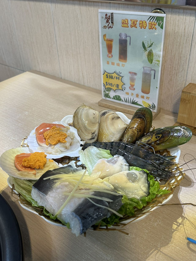 為食妹與浣熊到九龍城品嚐豪華海鮮盛宴粥底鍋