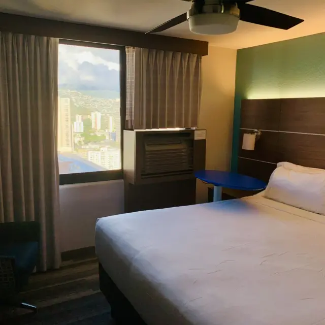 홀리데이 인 익스프레스 와이키키 저렴한 호놀룰루 호텔