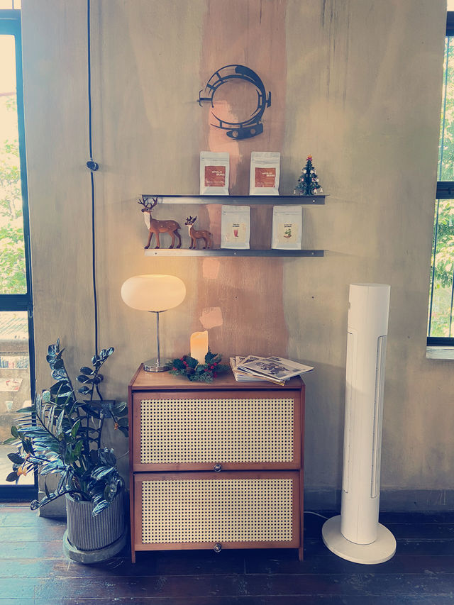 คาเฟ่ดึกเก่า :Apollo Cafe