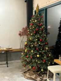 【福岡カフェ】クリスマスツリーがかわいい！福岡の人気カフェ！