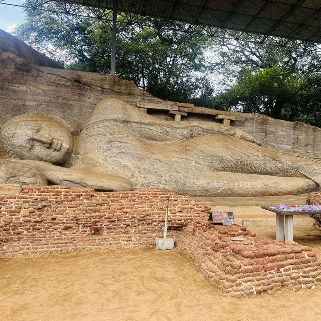 波隆納魯沃古城 (Polonnaruwa)