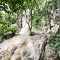 น้ำตกสวนห้อม