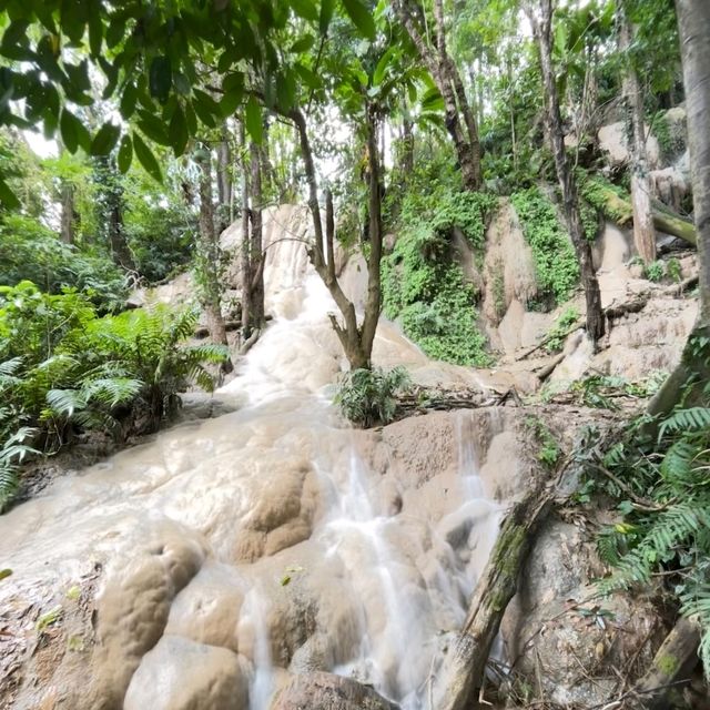 น้ำตกสวนห้อม