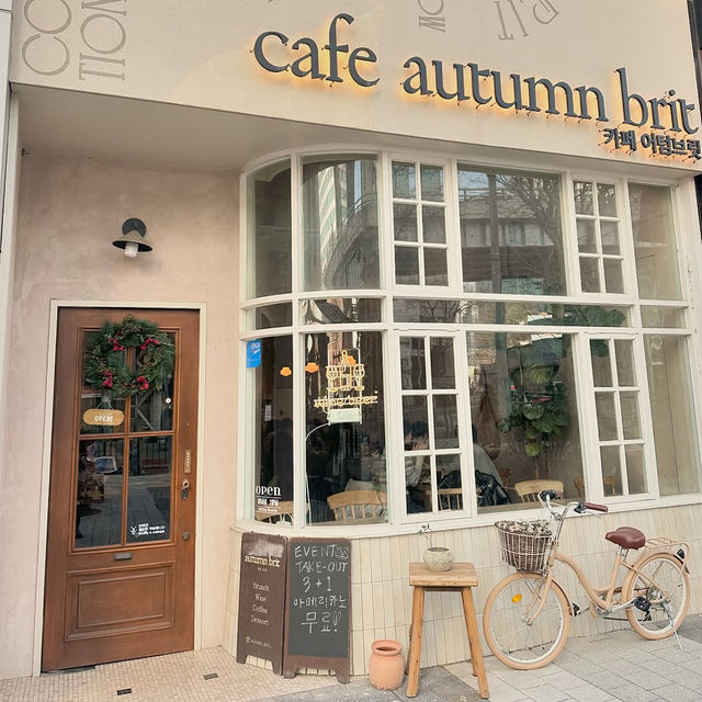 🏷️autumn brit