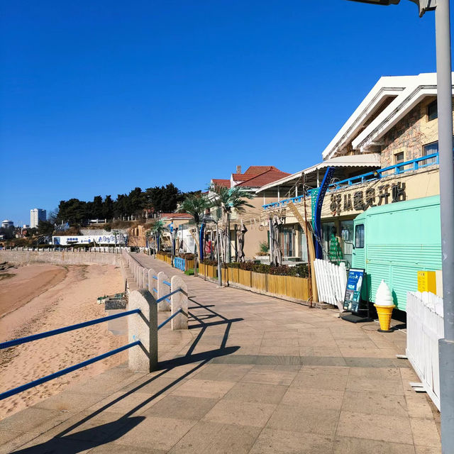 情侶路海濱：浪漫的國度”🌊❤️