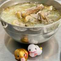 高雄金城鴨肉麵專賣店.在大立百貨公司正對面.美食小吃值得推薦大家