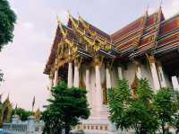 泰國曼谷湄南河畔著名皇家古跡寺廟景點：Wat Ratchaburana Ratchaworawihan 拉嘉布拉那寺，適合拍照📸打卡冥想