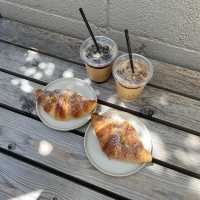 Bright and Cozy Café in Setagaya – Yellow