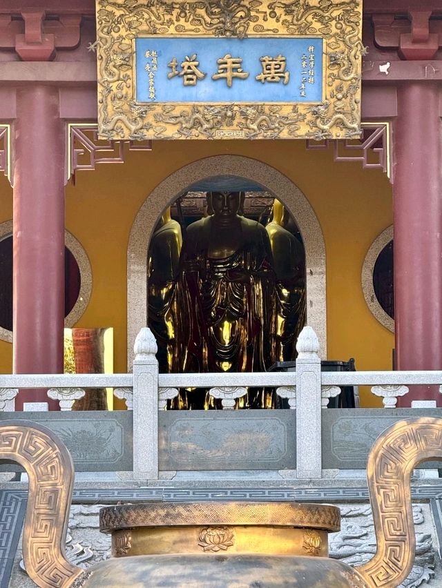 Wannian Stage: A Hub of Local Culture