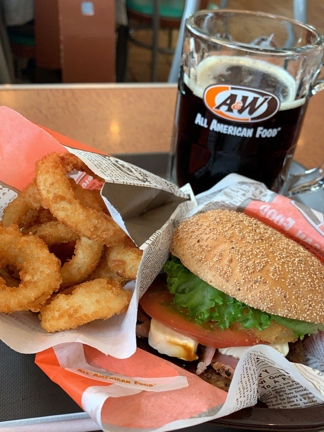 【沖縄】アメリカレトロなお店🍔🇺🇸