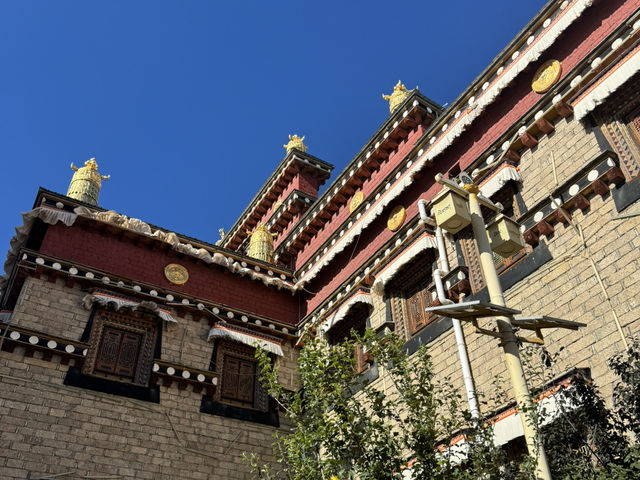 Yunnan’s largest Tibetan Buddhist monastery