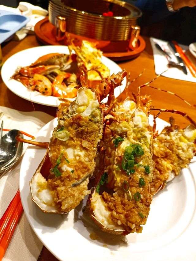 會展中心站又食又玩仲可以食酒店自助餐