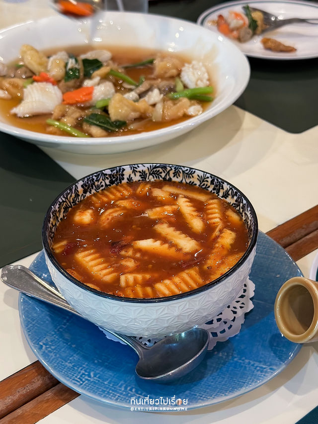 ราดหน้าเส้นกรอบ เส้นกรอบอร่อยมาก