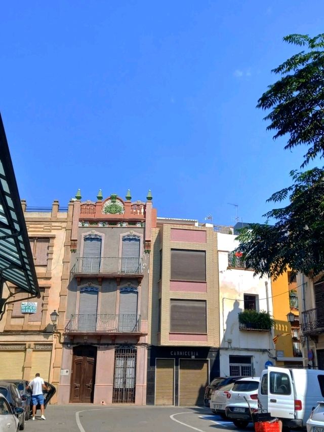 Alcalà de Xivert 位於歷史悠久的 El Maestrazgo 土地內，位於卡斯特利翁省北部。