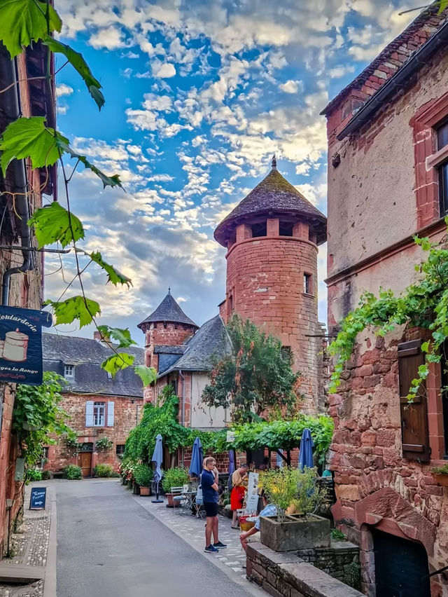 🏰 フランスの最も美しい赤い村：コロンジュ＝ラ＝ルージュ（Collonges-la-Rouge）