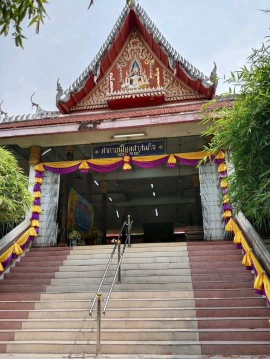 ขอพร วัดราชบูรณะ จังหวัดพิษณุโลก