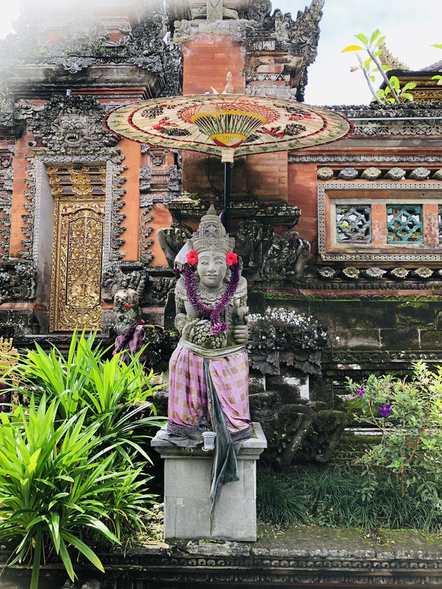【バリ島】サラスワティ寺院 観光ガイド