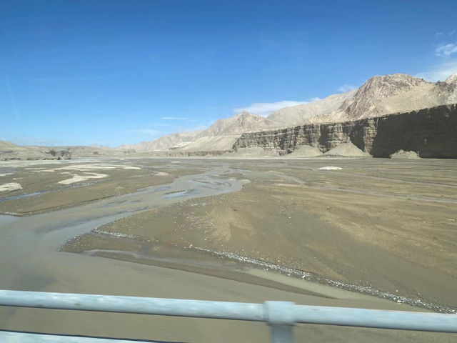 Kunlun Mountain 🏔️ Yuzhu Peak 🩵 Golmud River