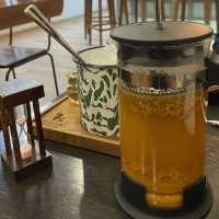 Discover the local through Acaraki Cafe