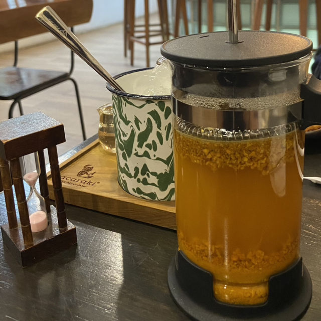 Discover the local through Acaraki Cafe