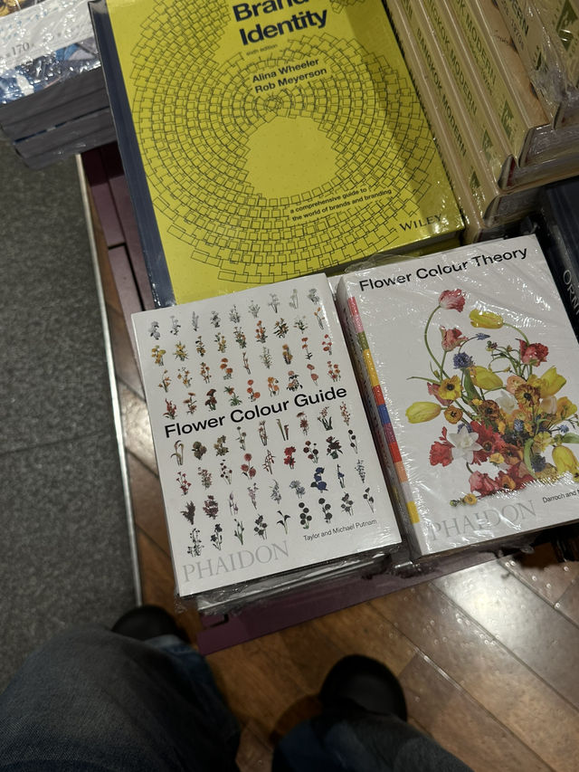 ไปร้านหนังสือกันนนน  @Kinokuniya Siam Paragon🤍