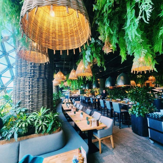 Greenhouse at Dusit Thani Laguna Singapore: A Culinary Oasis in the East
