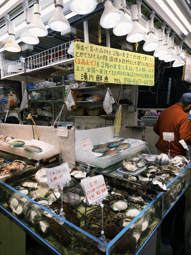 🇯🇵 沖繩 有沖繩廚房之稱的第一牧志公設市場 限定的魚類與海鮮一見難忘🐟