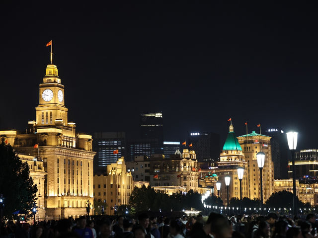 上海外灘：夜幕下的璀璨之美 🌌✨