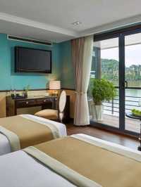 ⛵🦢 Sail into Paradise: My Swan Cruise in Halong Bay! 🦢⛵