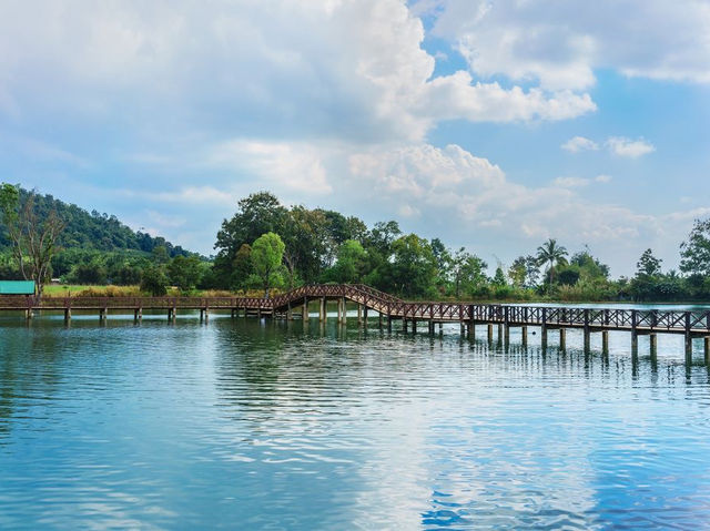 🌄🌿 MAE SOT WEEKEND ESCAPE: Where Thai-Burmese Cultures Collide! 