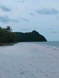 หาดสามพระยา