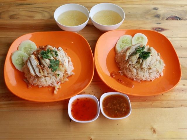 บุฟเฟ่ต์ไก่ตุ๋นมะระ 79 บาท