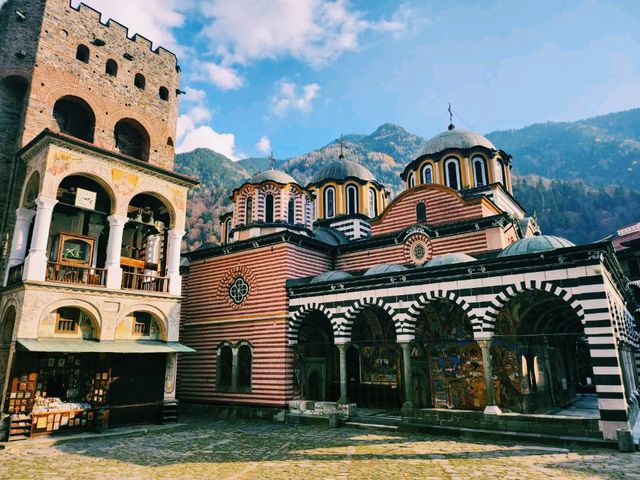 保加利亞著名景點：里拉修道院Rila Monastery，適合打卡拍照📸