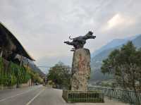 ช่องเขาเสือกระโจน虎跳峡
