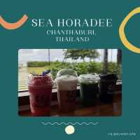 Sea Horadee คาเฟ่ที่พนักงานใจบริการเกิน100