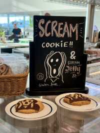 A Day of Art in Oslo – Museums, Murals & Munch Cookies